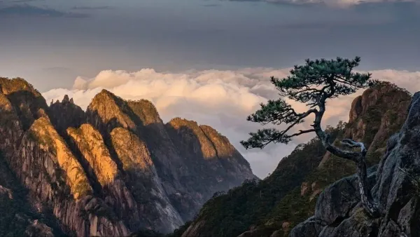 Huangshan: Das gelbe Gebirge zwischen Trubel und Stille