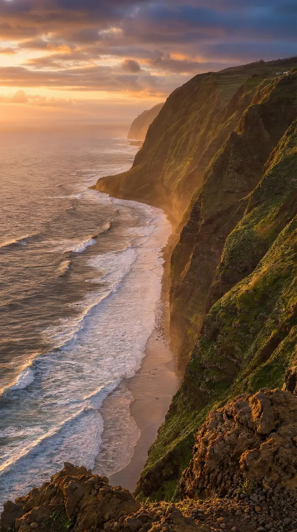 Steilküste am Abend